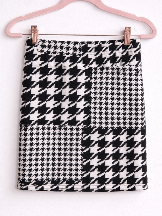 SHEIN Dresses & Skirts - SHEIN Black & White Houndstooth Patchwork Pencil Skirt